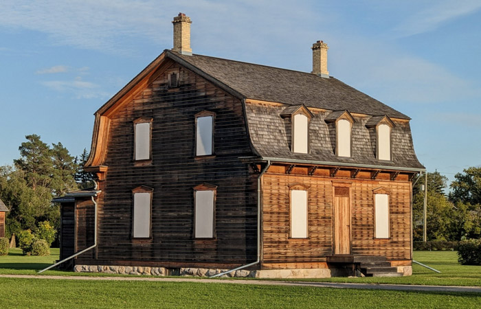 Bohemier Metis house