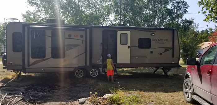 Camper trailer